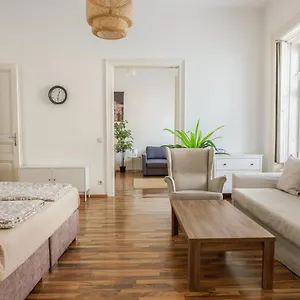 https://living-apartments-strohgasse.vienna-besthotels.com